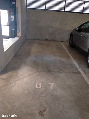 Place de parking 33520 Bruges