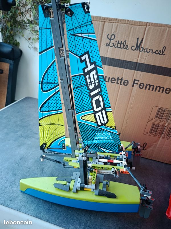 Catamaran lego 42105 (image 2)