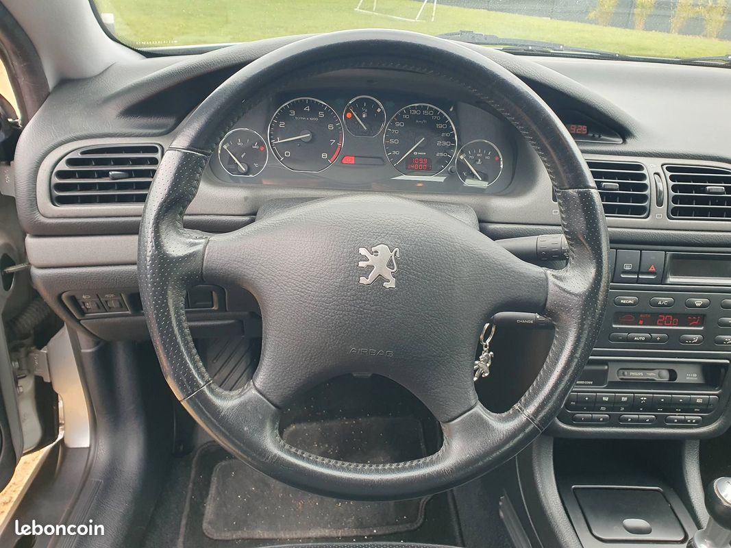 PEUGEOT 406 Cpé PACK 3.0 V6 194ch 3p (image 12)