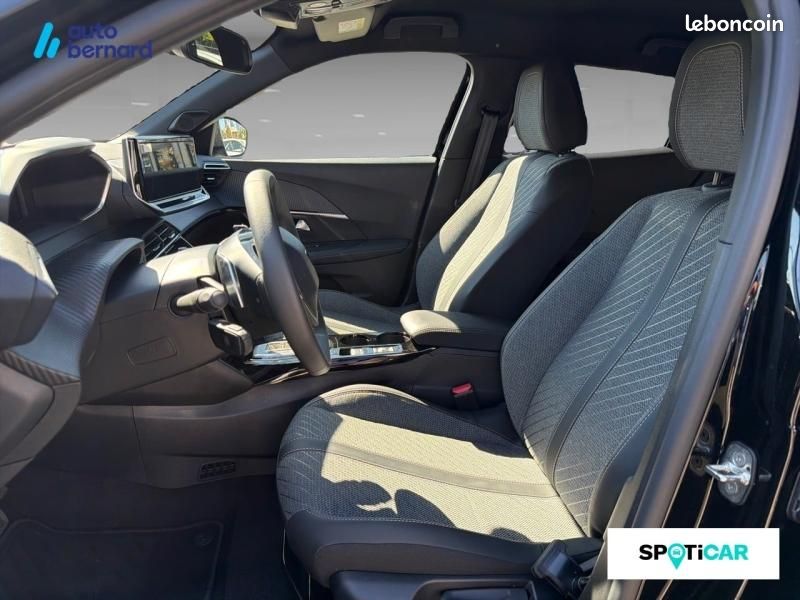 Peugeot 2008 1.2 Hybrid 145ch Allure e-DCS6 (image 9)