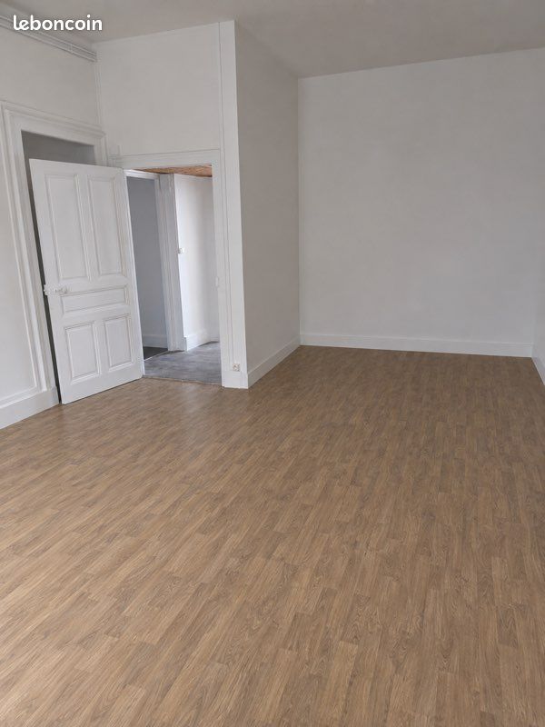 Appartement 3 pièces 81 m² · à Saint-Claude · 81 m² · 50 000 €