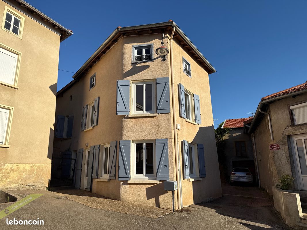 Maison 3 pièces 79 m² · à Villemontais · 79 m² · 520 €/mois