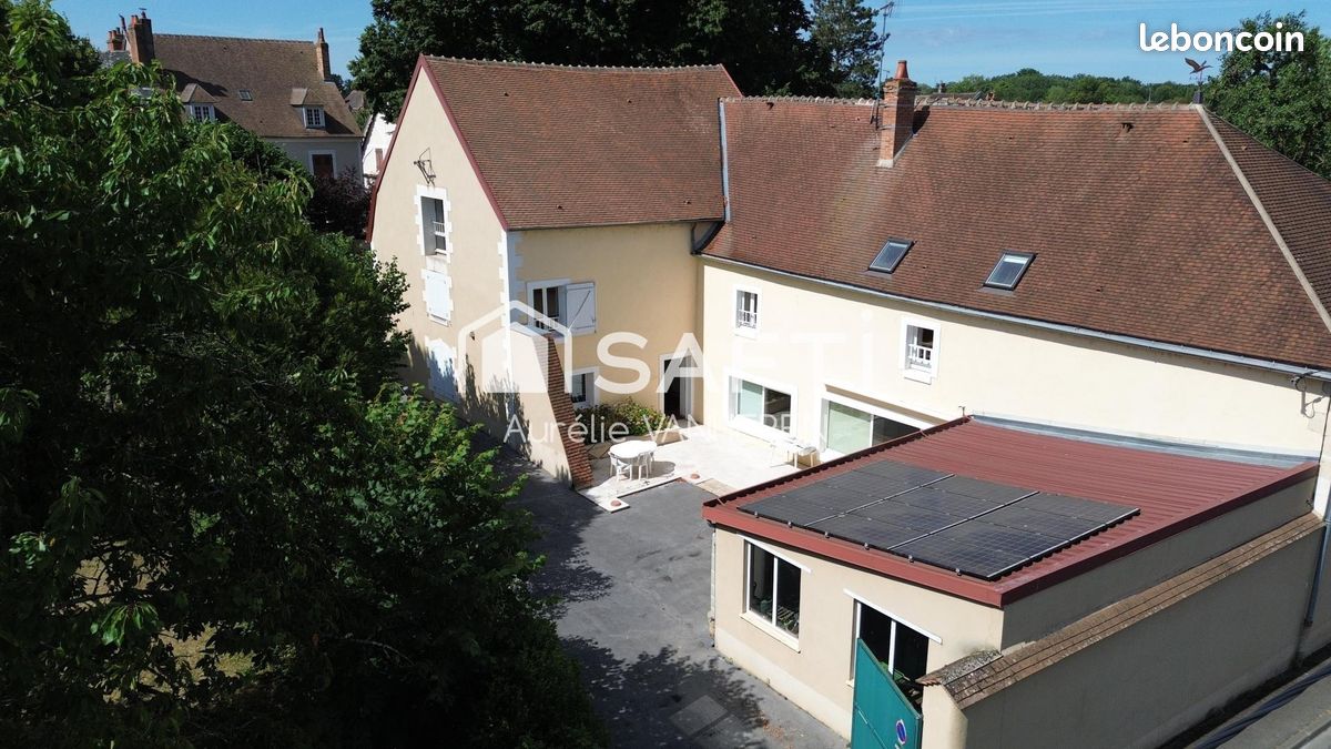 Maison 12 pièces 300 m² · à Cosne-Cours-sur-Loire · 300 m² · 295 000 €