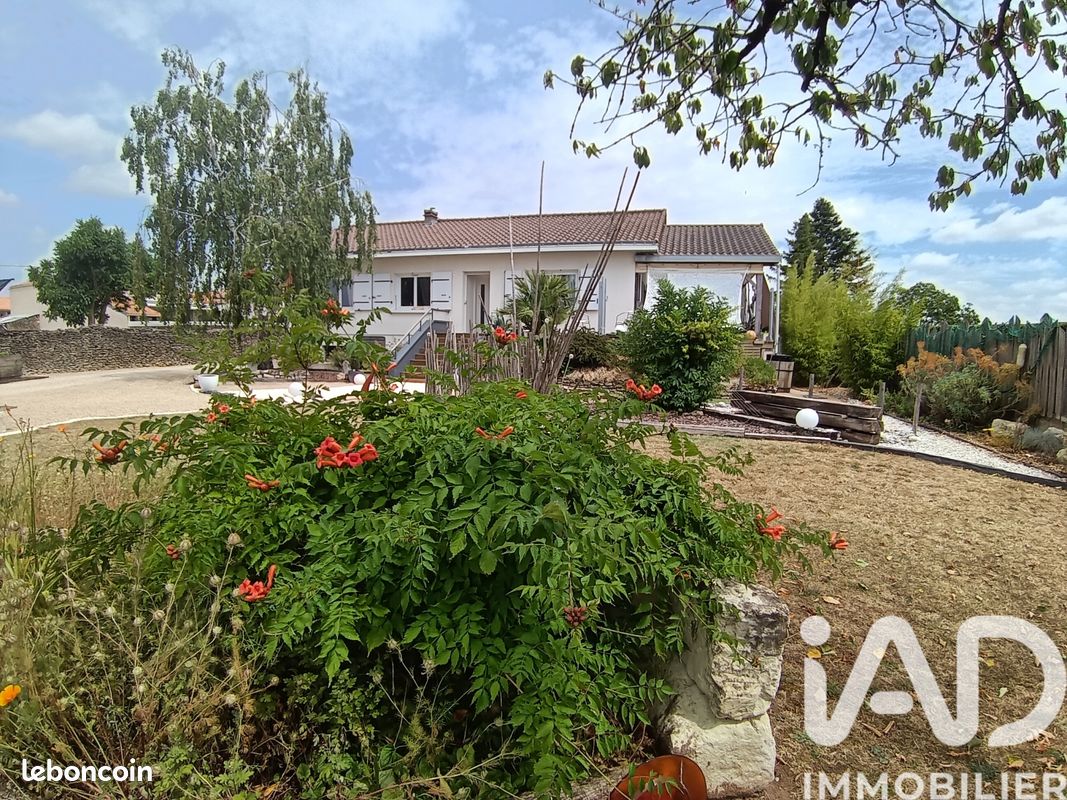 Maison 6 pièces 162 m² · à Airvault · 162 m² · 189 000 €
