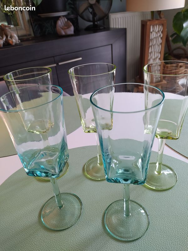 5 verres à vin (image 2)