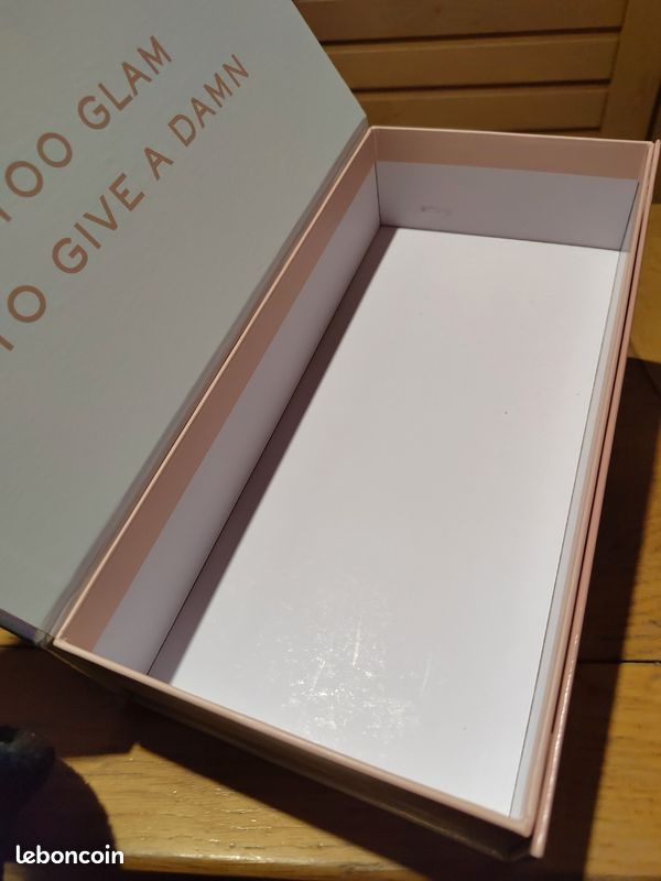 Boîte OZEE vide pour vous permettre de vendre votre fer à lisser avec une meilleure présentation sur le site leboncoin ou du même genre (image 3)