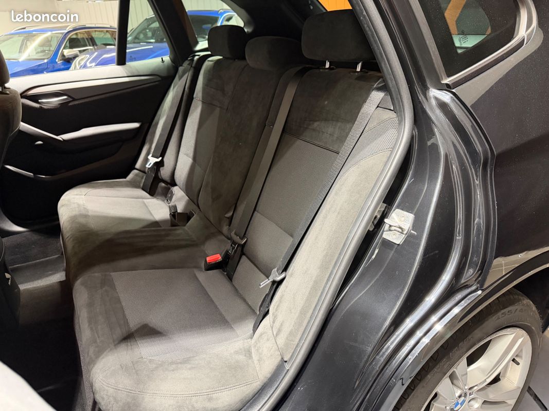 BMW X1 20D 184ch M Sport X Drive - SUIVI COMPLET - APPLE CARPLAY - SIÈGE ALCANTARA CHAUFFANTS - ATTELAGE (image 13)