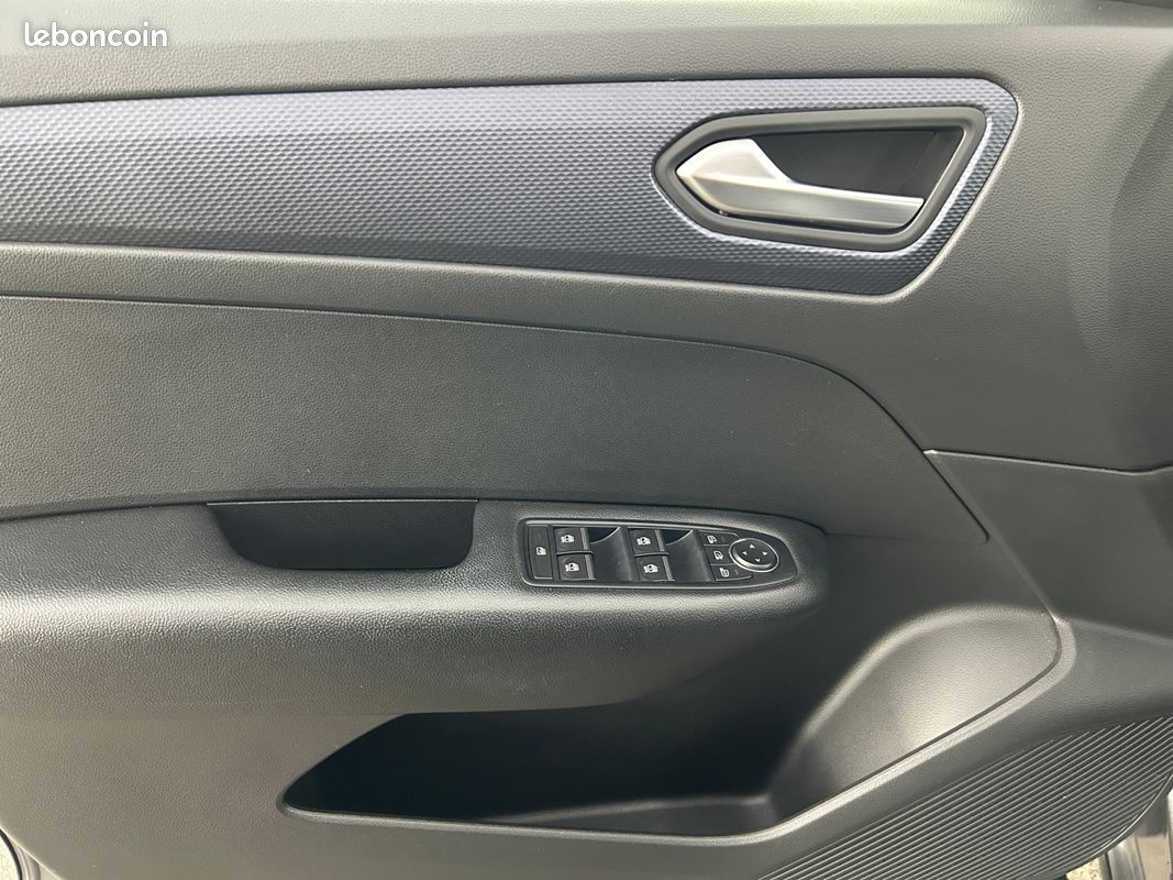 RENAULT Arkana E-Tech hybride 145 - 22 Techno (image 22)