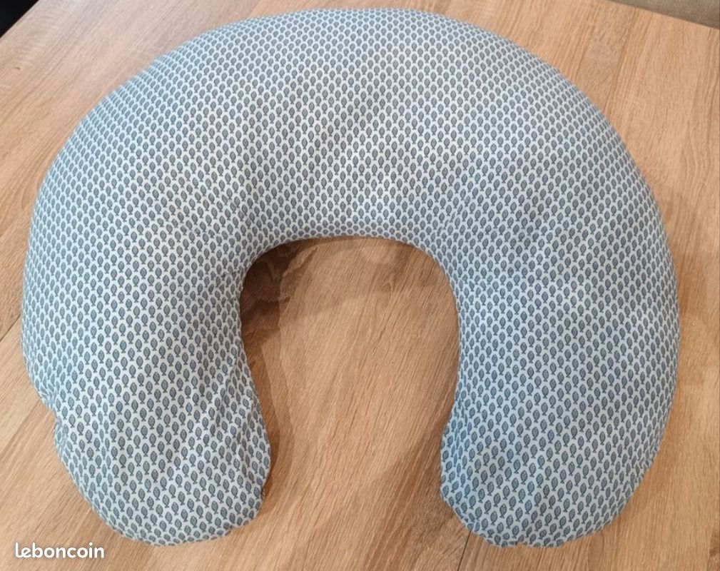 A SAISIR Coussin allaitement
Déhoussable et lavable en machine
10 euros (image 1)
