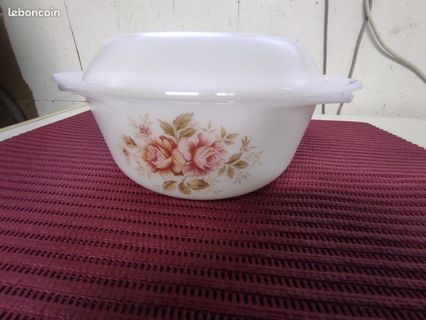 Cocotte Ancienne Arcopal à Décor De Roses - Vintage, état D'occasion