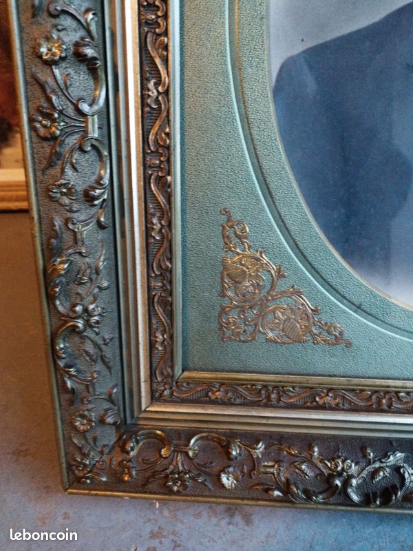 Superbe cadre avec portrait en bronze doré patiné très ancien (image 8)