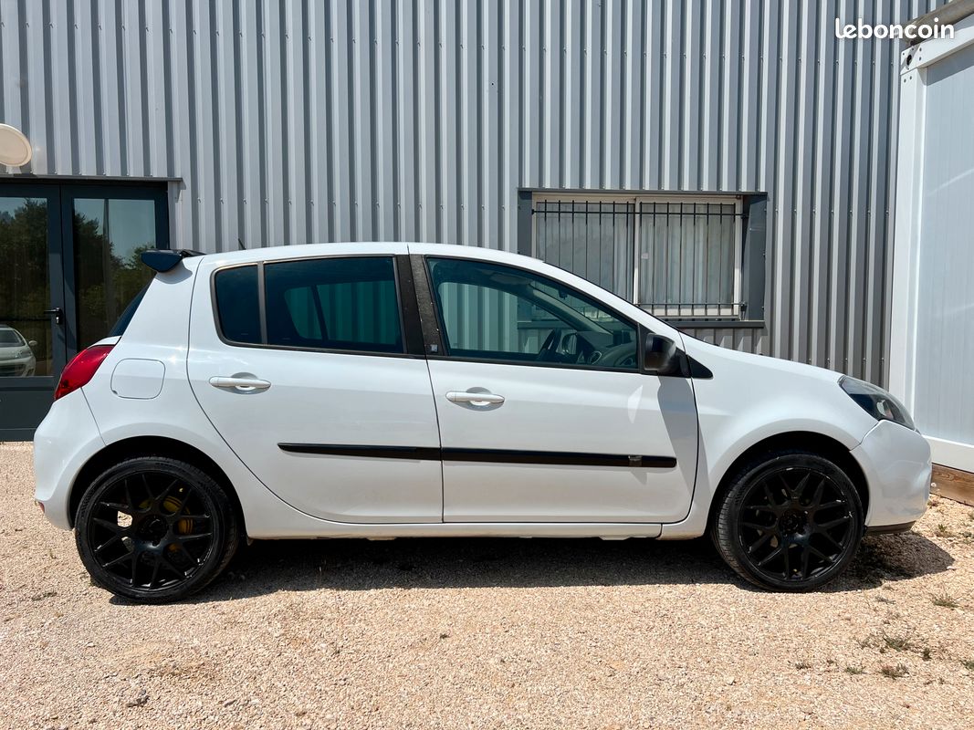 Renault Clio 3 (Phase 2) 1.2 Tce 100ch 20th Anniversary (image 5)