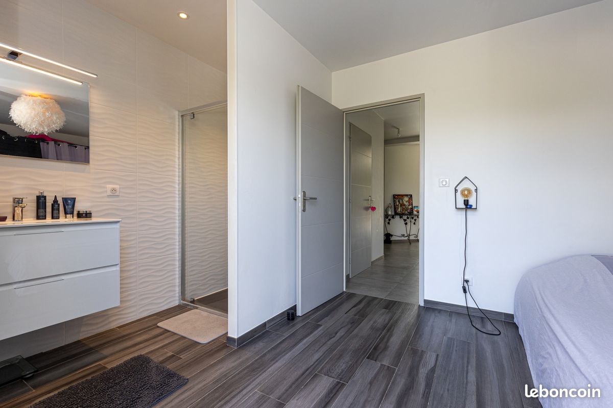 Villa 8 pièces 228 m² - Villefranque 64990 (image principale 5)