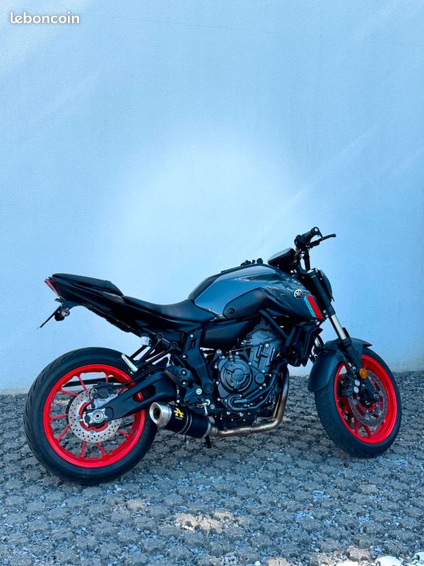 Vends Mt07 comme neuve (image 2)