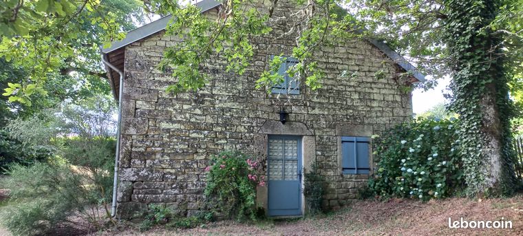Maison Limousine avec 1 hectare de terrain à 300 m du bord du Lac de Vassivière