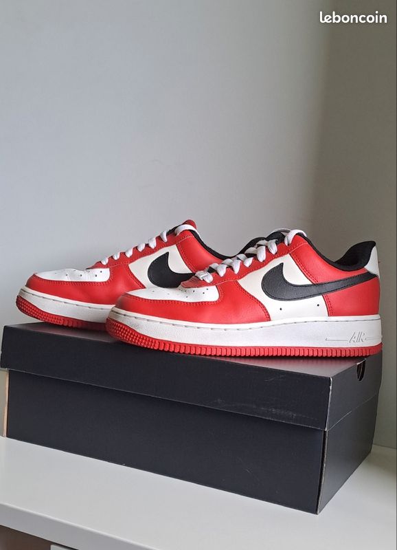 af1 rouge et blanche