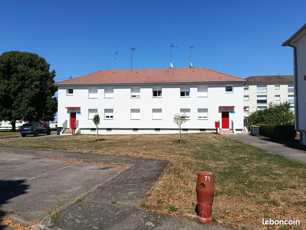 Appartement 4 pièces 74 m² · à Contrexéville · 74 m² · 399 €