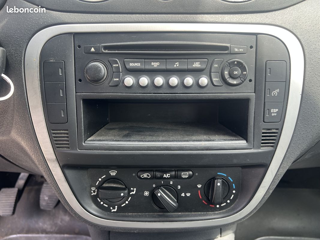 Citroen C3 1.6 HDI110 FAP VTR / UNIQUEMENT A PRO DE L'AUTOMOBILE / VENTE A MARCHAND (image 14)