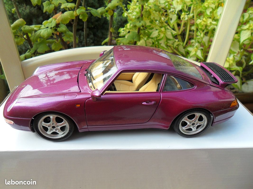 Voiture Miniature de Collection - MAISTO 1/18 - PORSCHE 911 GT3 - 2022