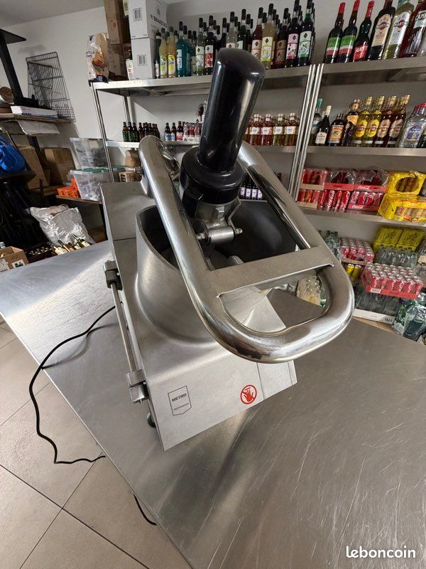 Coupe-légumes Metro Pro GVC2000 quasi neuf + disques (image 1)