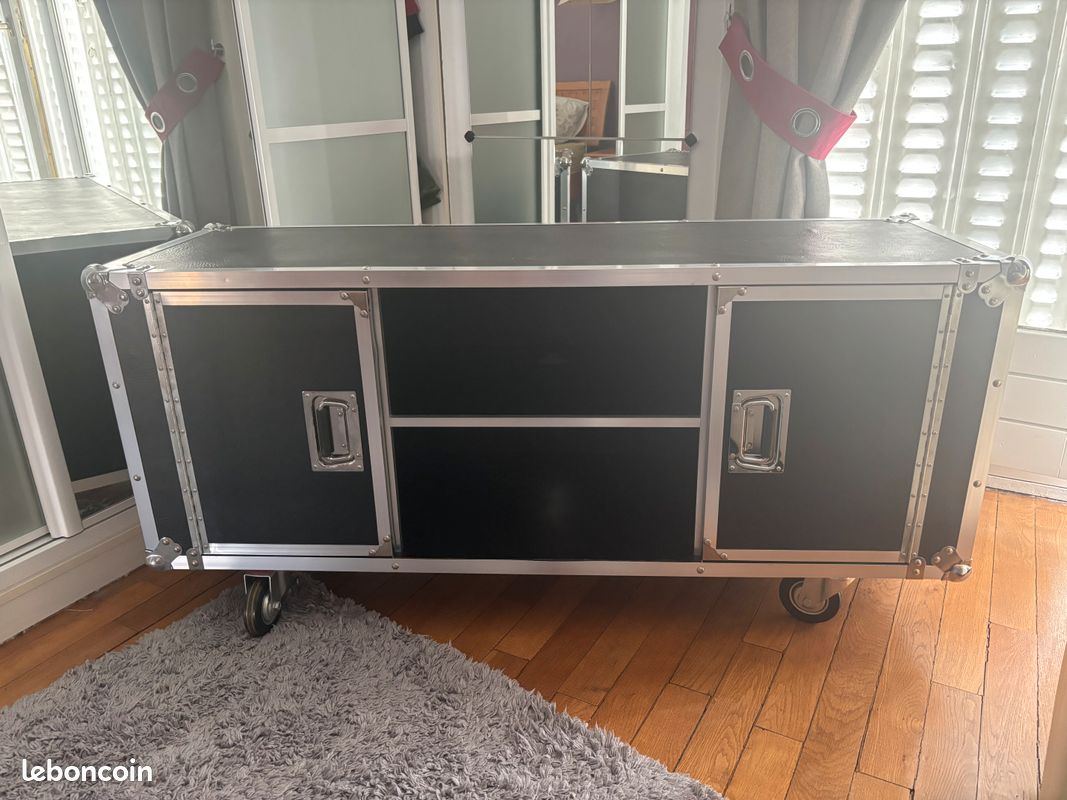 Meuble TV style Flight Case (image 1)