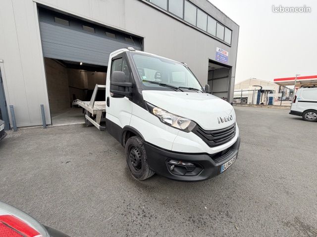 Iveco daily v (2) 2.3 35s14 depanneuse (image 2)