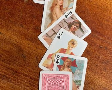 Quelques Idées de Jeux de Cartes Coquins Pour de Chaudes Soirées