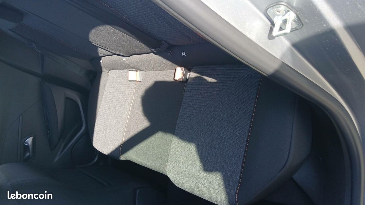 PEUGEOT 208 Hybrid 110 ch e-DCS6 Style (image 11)