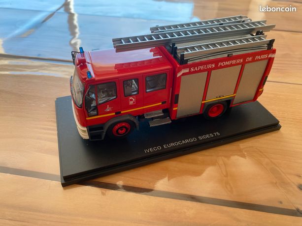 Miniature Norev 1/43 - Voiture De Pompiers, Ancien Modèle En Métal
