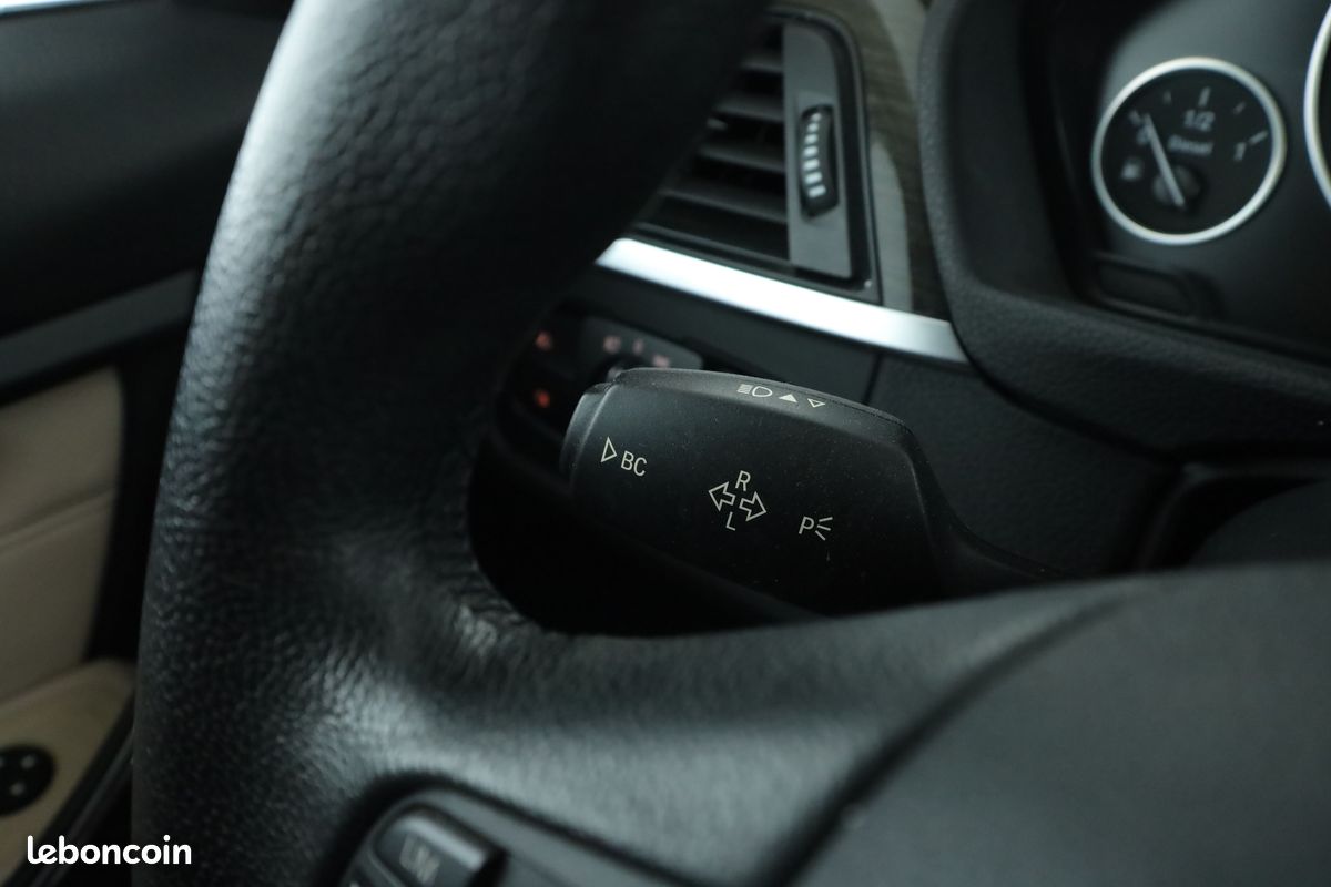 BMW Série 3 316d Luxury BVA8 116 ch (image 25)