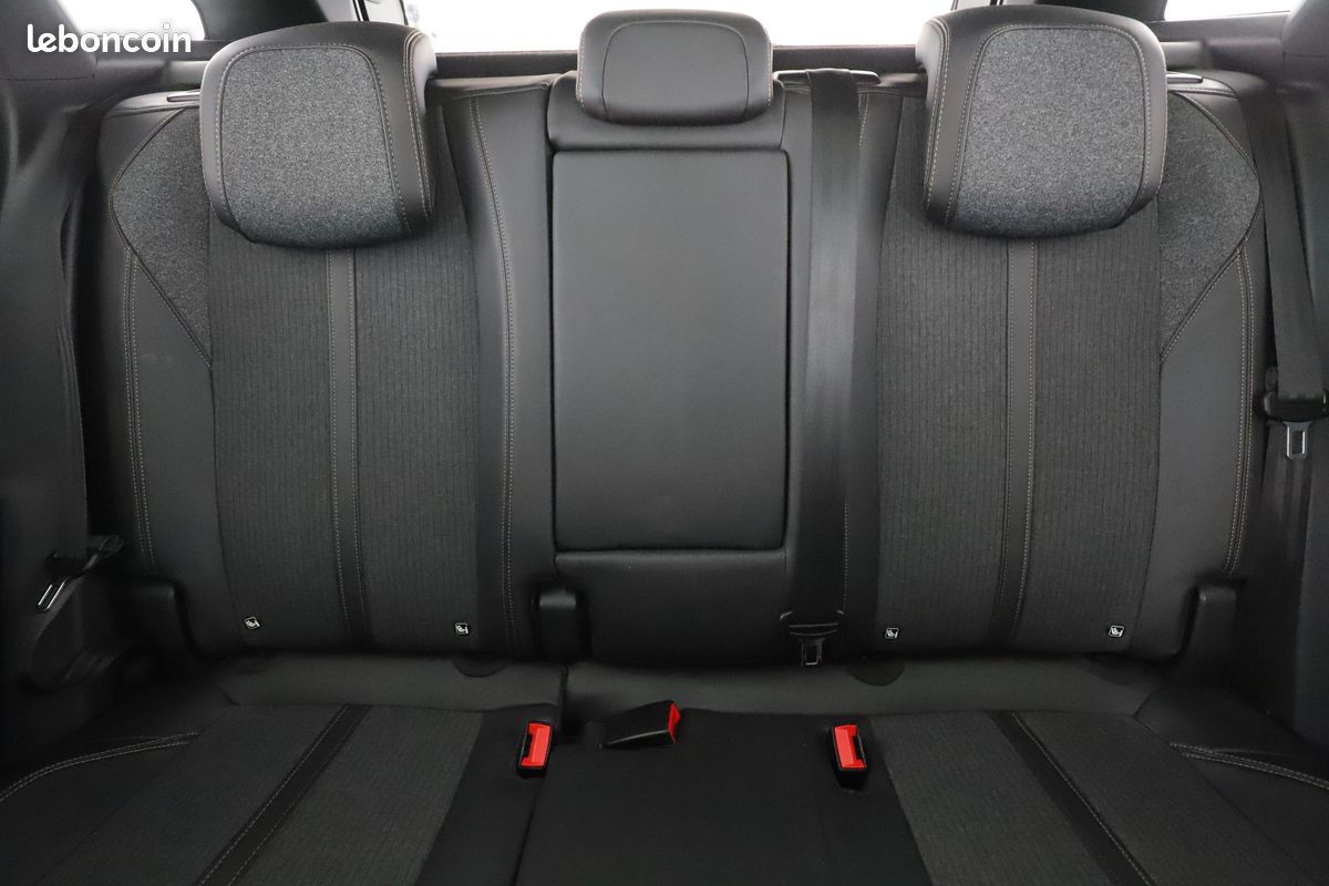 Peugeot 3008 1.6 THP GT Line EAT6 165 ch (image 9)