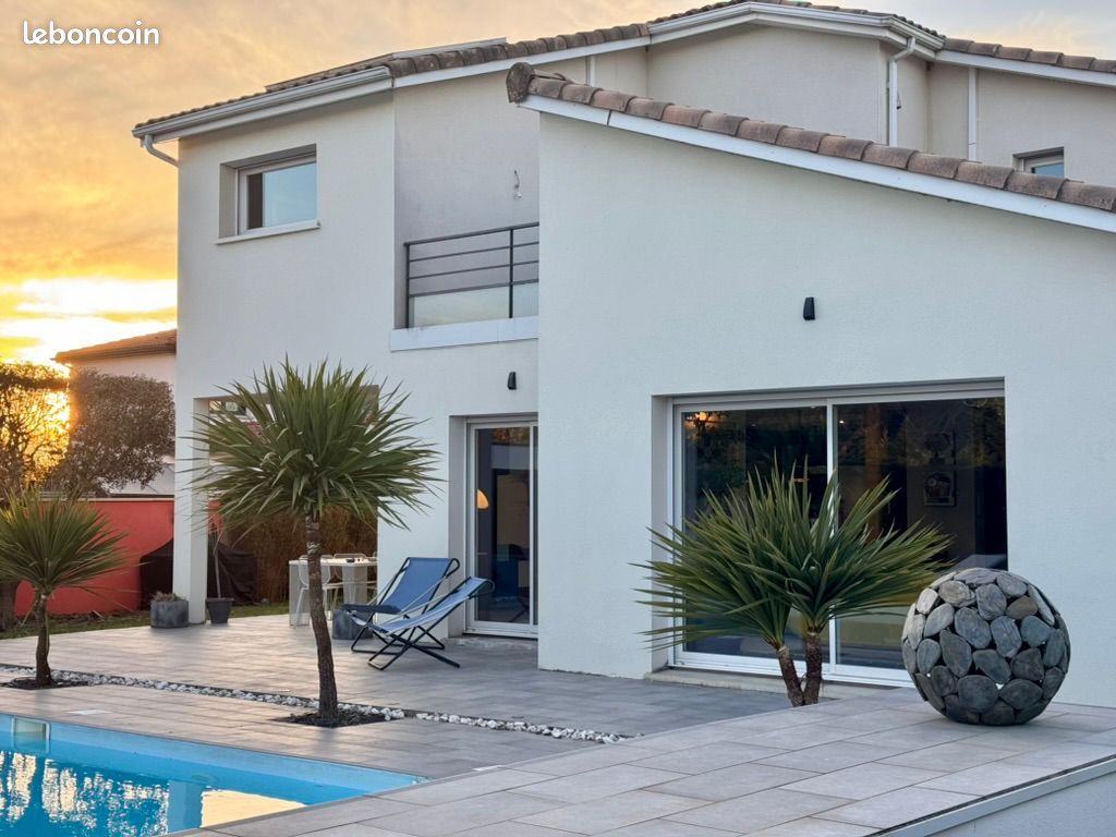 Maison 7 pièces 180 m² · à Saint-Jory · 180 m² · 585 000 €