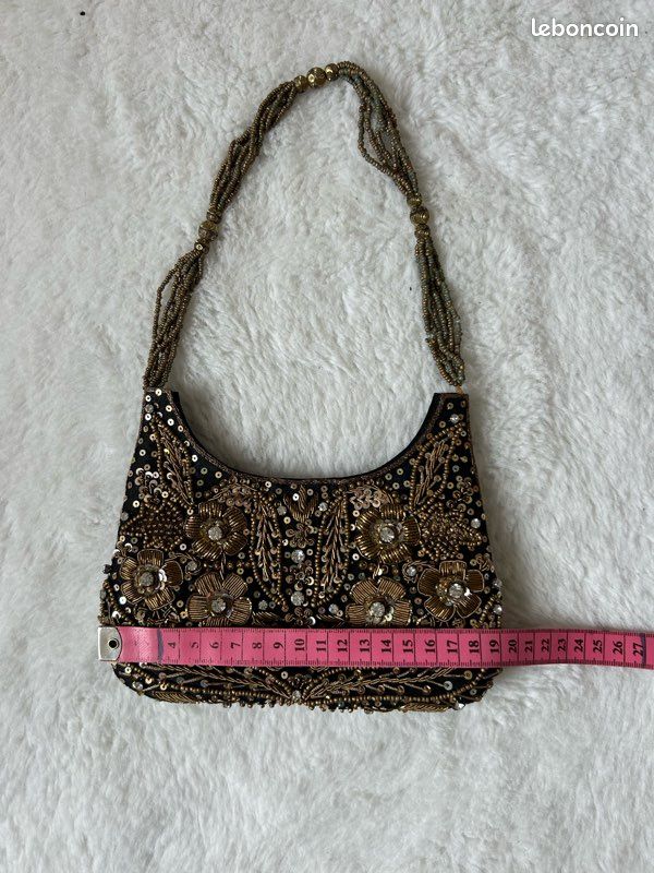Sac vintage perlé et brodé – pièce élégante et unique (image 10)