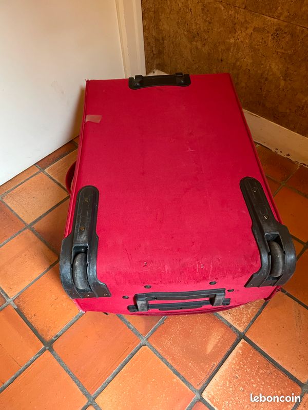 Valise rouge (image 2)