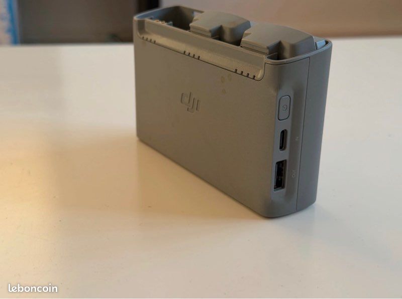 Pack Accessoires Officiels DJI Mavic Mini : Radiocommande, Hub, 2 Batteries et Sacoche (image 4)