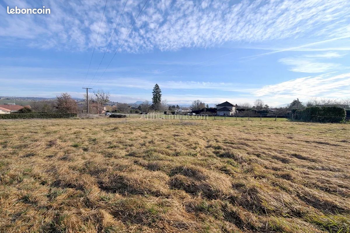 Terrain 646 m² · à Les Avenières Veyrins-Thuellin · 646 m² · 102 000 €