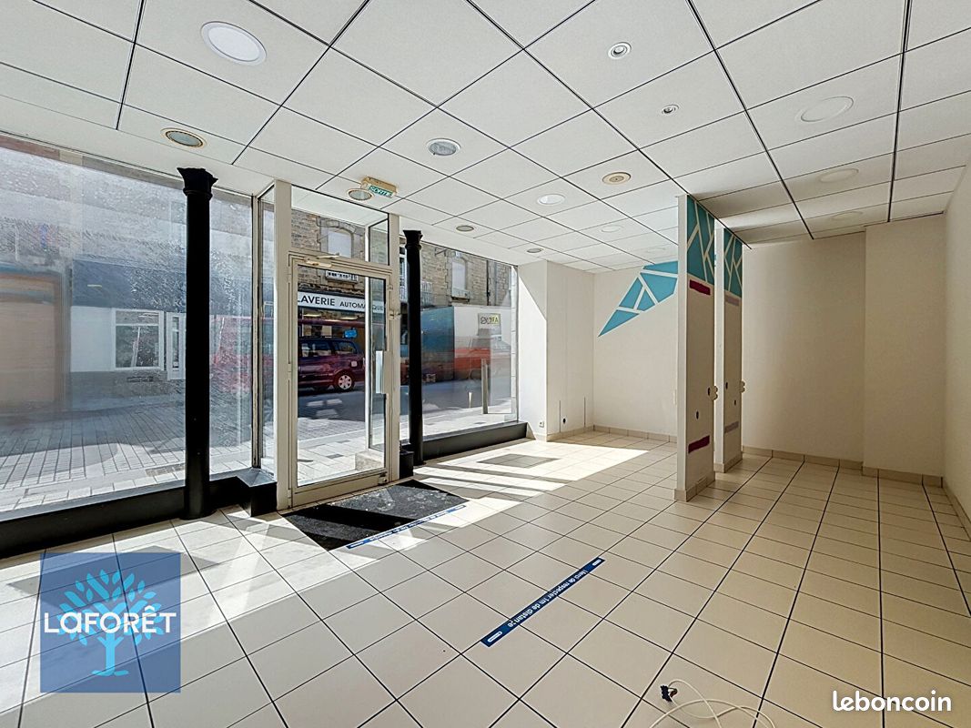 Local commercial 85 m² FOUGERES (image 1)