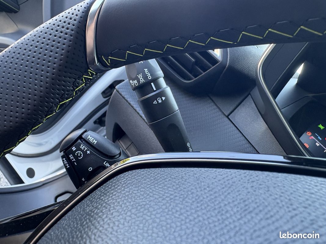 Peugeot 2008 1.2 HYBRID 145CH GT E-DCS6 (image 14)