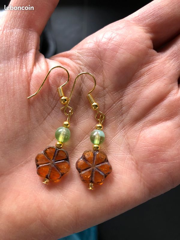 Boucles d'oreilles vertes et ambres en verre tchèque (image 1)