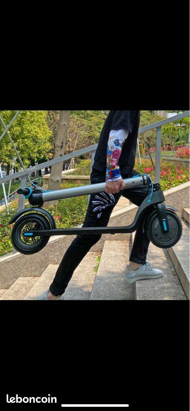 Trottinette électrique neuve 500W / 70km/ 40 km/h / escooter (Neuf avec Trottinette électrique neuve 500W / 70km/ 40 km/h / escooter (Neuf avec