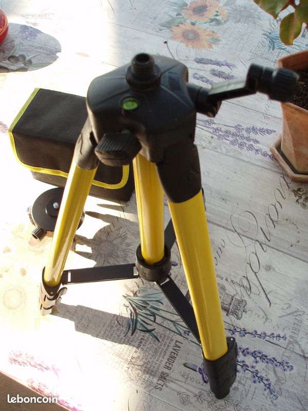 Laser de chantier complet avec accessoires (image 4)