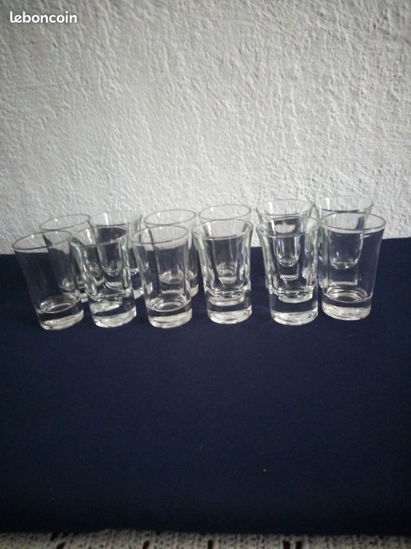 Lot de verres à liqueur (image 2)