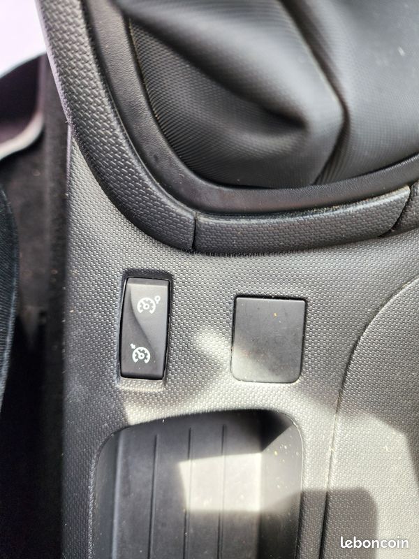 Renault Clio IV 1.2i 16v 75ch Estate Garantie 12 Mois (image 9)