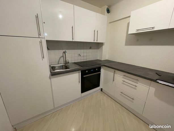 F2 de 65m2-cuisine équipée-parking-STIRING WENDEL
