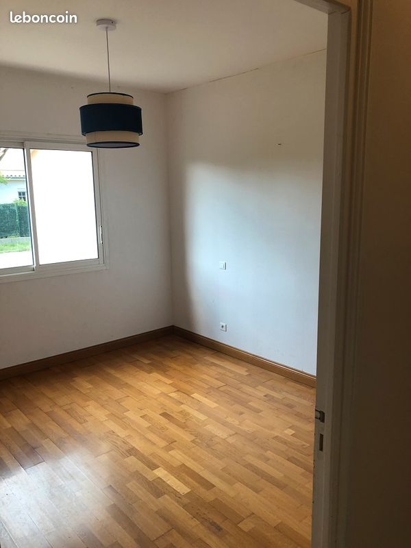 Maison T5 de 220 m² avec bureau et annexes (image 6)