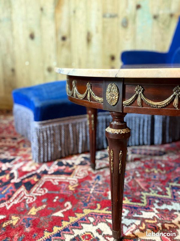 Table basse de style Louis XVI en acajou (image 3)