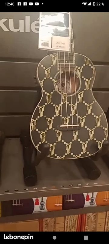 Ukulélé fender signature Billie elish (image 1)