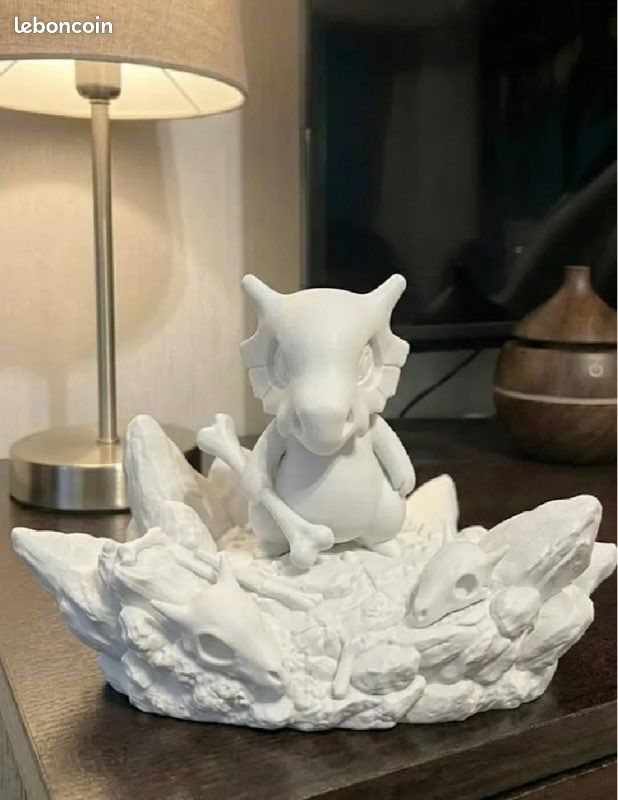 Figurine Dracaufeu Pokémon Environ 20 Cm Excellent état