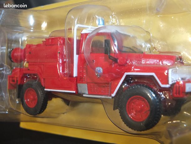 Modèle Réduit 1/43 - Ambulance ACMAT Des Pompiers Par Solido - N°2189 - Occasion