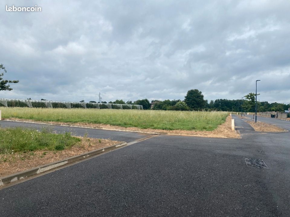 Terrain 952 m² · à Bressols · 120 000 €